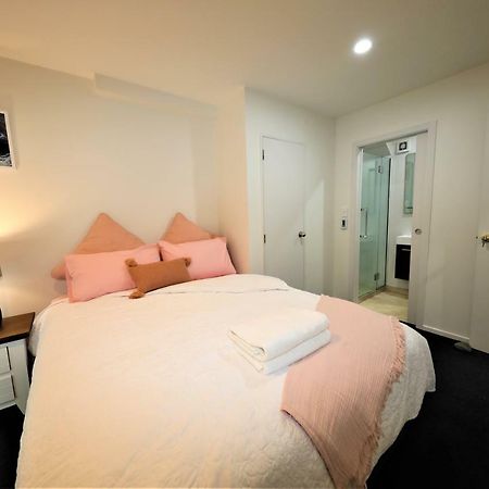Comfortable Inner City Living Christchurch Esterno foto